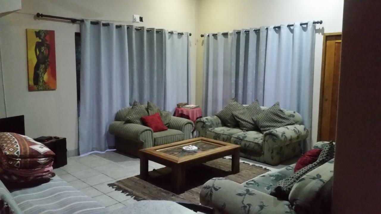 Khaya La Manzi Villa Port Edward Buitenkant foto